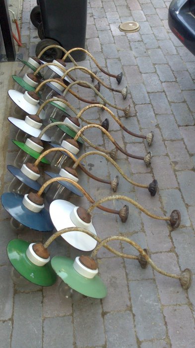 foto d 32 .  Buitenlampen. 