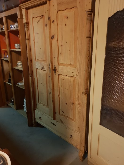 foto m 11 oud geloogd blank hout €495